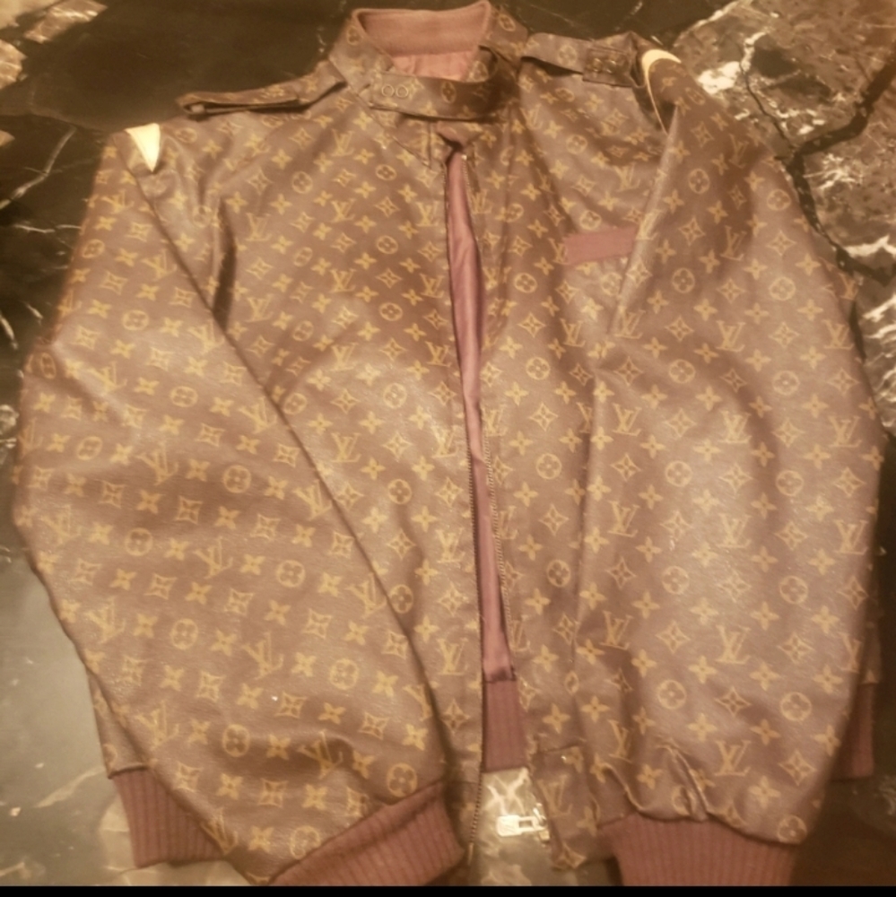 Like new .. just been hanging in the closet